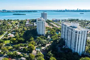 1000 Quayside Terrace, Miami, FL 33138 - Photo 1