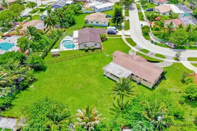 100 NW 208th St, Miami Gardens, FL 33169 - Photo 1
