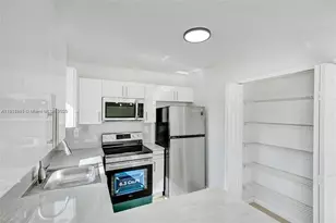 3398 NE 9th Dr, Homestead, FL 33033 - Photo 1