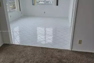 575 Oaks Ln, Pompano Beach, FL 33069 - Photo 1