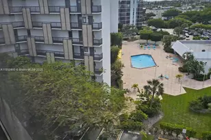 20500 W Country Club Dr, Aventura, FL 33180 - Photo 1