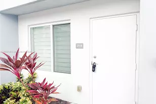 2555 NE 193rd St, Miami, FL 33180 - Photo 1