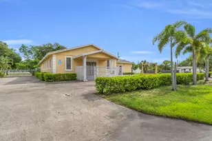 2371 NW 2nd St, Pompano Beach, FL 33069 - Photo 1