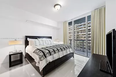 475 Brickell Ave #2009, Miami, FL 33131 - Photo 14