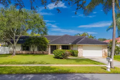 400 NW 202nd Way, Pembroke Pines, FL 33029 - Photo 1