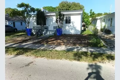1123 N 17th Ct #1, Hollywood, FL 33020 - Photo 1