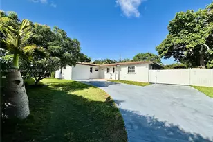 16101 SW 98th Ct, Miami, FL 33157 - Photo 1