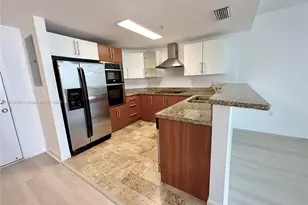 170 SE 14th St, Miami, FL 33131 - Photo 1