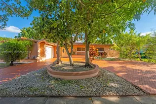 9835 SW 85th St, Miami, FL 33173 - Photo 1