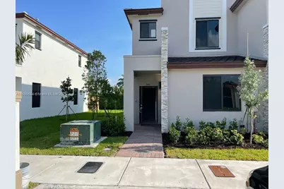 945 NE 211th St, Miami, FL 33179 - Photo 1
