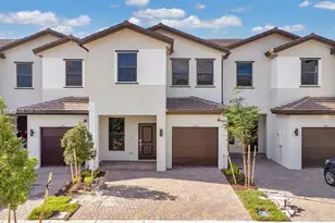 250 SW 159th Ln, Pembroke Pines, FL 33027 - Photo 1