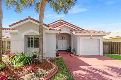 491 SW 203rd Ave, Pembroke Pines, FL 33029 - Photo 1