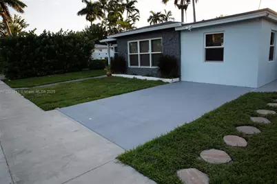 121 NE 1st Ct, Dania Beach, FL 33004 - Photo 1