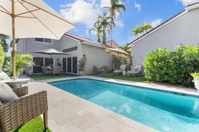1105 Pin Oak St, Hollywood, FL 33019 - Photo 1