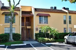 4423 Treehouse Ln, Tamarac, FL 33319 - Photo 1