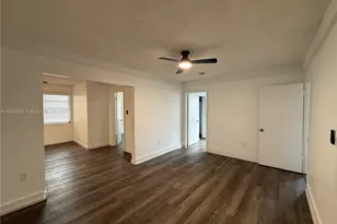 552 NW 1st St, Miami, FL 33128 - Photo 1