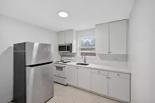 458 SW 9th St, Miami, FL 33130 - Photo 1