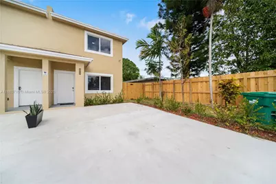 1183 NE 111th St #1183, Miami, FL 33161 - Photo 1