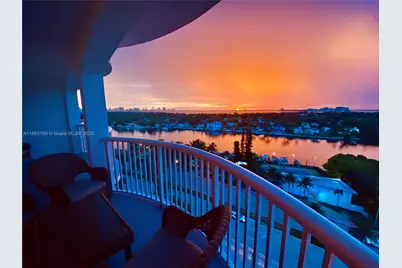 5401 Collins Ave #1020, Miami Beach, FL 33140 - Photo 1