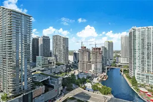 31 SE 5th St, Miami, FL 33131 - Photo 1