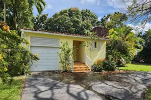 217 Iroquois St, Miami Springs, FL 33166 - Photo 1