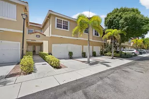 107 Lighthouse Cir, Tequesta, FL 33469 - Photo 1