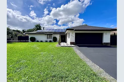 620 SW 98th Ter, Pembroke Pines, FL 33025 - Photo 1