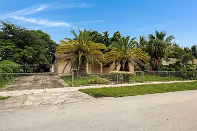 4215 NW 197th St, Miami Gardens, FL 33055 - Photo 1