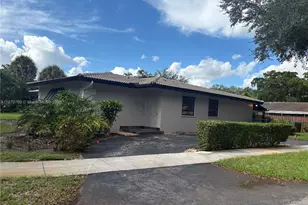 15461 Turnbull Dr, Miami Lakes, FL 33014 - Photo 1