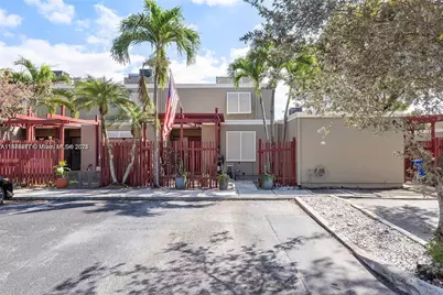 1281 W Fairway Rd #1281, Pembroke Pines, FL 33026 - Photo 1