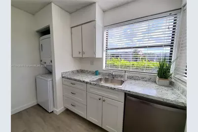 1017 Washington Cir #F, Homestead, FL 33034 - Photo 1