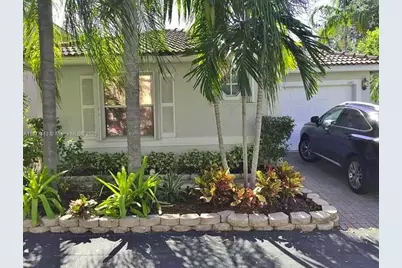 1140 Lidflower St, Hollywood, FL 33019 - Photo 1