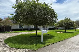 17071 SW 85th Ave, Palmetto Bay, FL 33157 - Photo 1