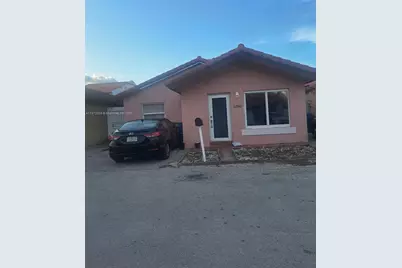 11561 SW 6th St, Sweetwater, FL 33174 - Photo 1