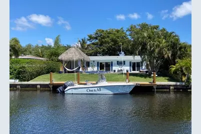 220 SE 9th St, Pompano Beach, FL 33060 - Photo 1