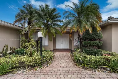 20525 Highland Lakes Blvd, Miami, FL 33179 - Photo 1