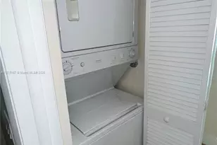 41 SE 5th St, Miami, FL 33131 - Photo 24