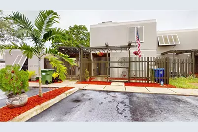 11336 NW 15th St, Pembroke Pines, FL 33026 - Photo 1
