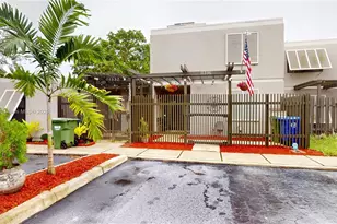 11336 NW 15th St, Pembroke Pines, FL 33026 - Photo 1