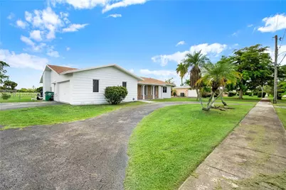 15425 Palmetto Lake Dr, Miami, FL 33157 - Photo 1