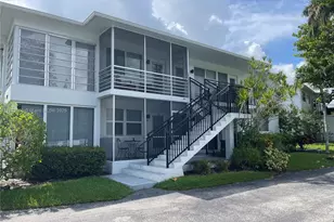 1060 SE 14th Pl, Fort Lauderdale, FL 33316 - Photo 1