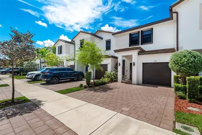 152 SW 185th Way, Pembroke Pines, FL 33029 - Photo 1