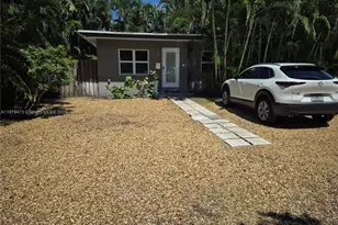 67 NE 25th St, Wilton Manors, FL 33305 - Photo 1