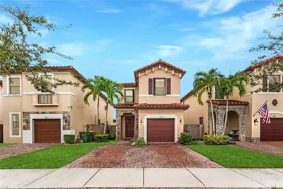 3754 NE 2nd St, Homestead, FL 33033 - Photo 1
