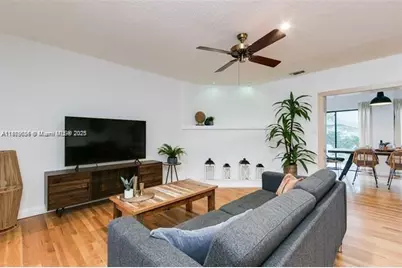 138 NE 13th Ave #2, Pompano Beach, FL 33060 - Photo 1