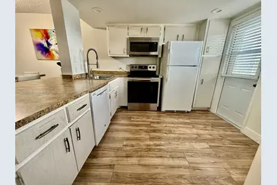 445 NE 195th St #429, Miami, FL 33179 - Photo 1