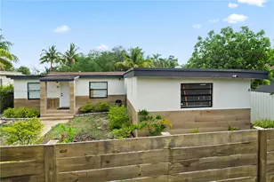 621 Glenn Pkwy, Hollywood, FL 33021 - Photo 1