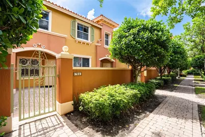 724 SW 106th Ave #2010, Pembroke Pines, FL 33025 - Photo 1