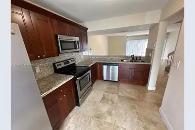 878 Crystal Lake Dr #878, Deerfield Beach, FL 33064 - Photo 1