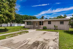 139 NW 12th Ave, Delray Beach, FL 33444 - Photo 1